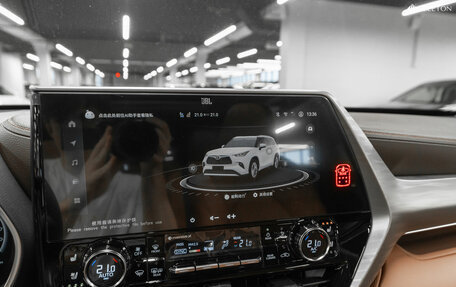 Toyota Highlander, 2025 год, 6 300 000 рублей, 27 фотография