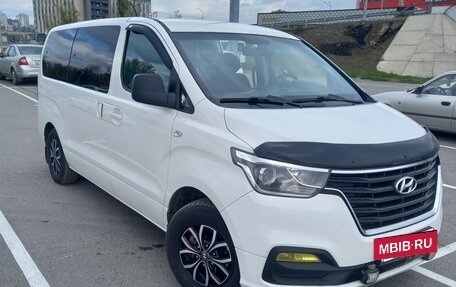 Hyundai H-1 II рестайлинг, 2019 год, 3 900 000 рублей, 3 фотография