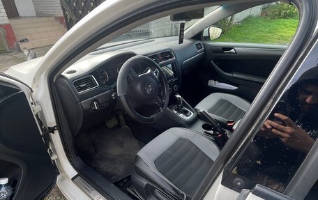 Volkswagen Jetta VI, 2013 год, 900 000 рублей, 5 фотография