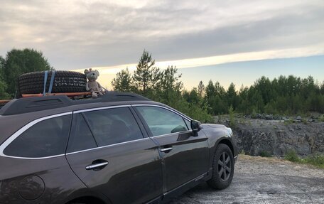 Subaru Outback IV рестайлинг, 2017 год, 2 600 000 рублей, 3 фотография