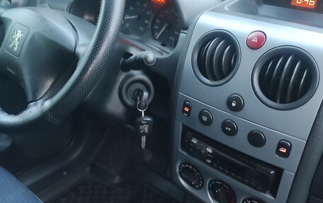 Peugeot Partner II рестайлинг 2, 2011 год, 500 000 рублей, 13 фотография