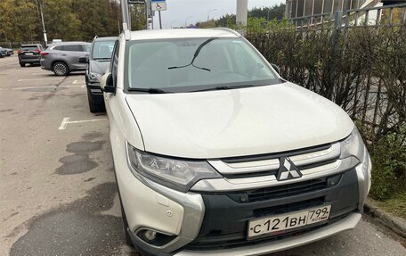 Mitsubishi Outlander III рестайлинг 3, 2017 год, 2 250 000 рублей, 1 фотография
