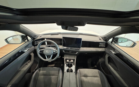 Volkswagen Tiguan, 2025 год, 5 350 000 рублей, 25 фотография