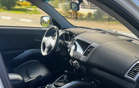 Mitsubishi Outlander III рестайлинг 3, 2010 год, 10 фотография