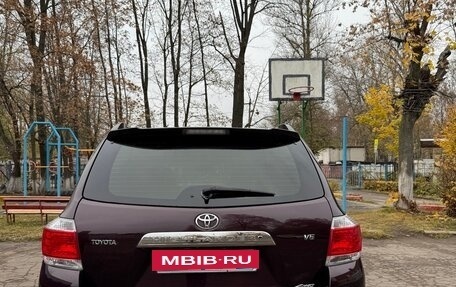 Toyota Highlander III, 2011 год, 2 050 000 рублей, 2 фотография