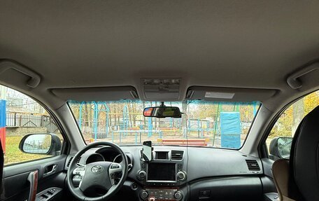 Toyota Highlander III, 2011 год, 2 050 000 рублей, 11 фотография