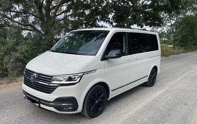 Volkswagen Multivan T6 рестайлинг, 2022 год, 6 250 000 рублей, 1 фотография