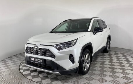 Toyota RAV4, 2021 год, 3 590 000 рублей, 1 фотография