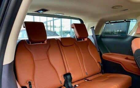 KIA Carnival, 2025 год, 8 200 000 рублей, 32 фотография