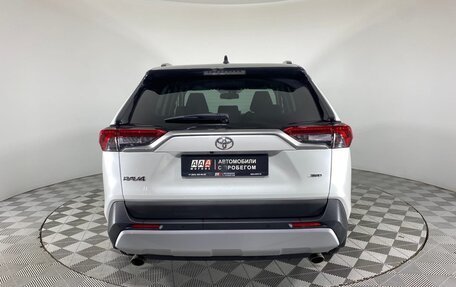 Toyota RAV4, 2021 год, 3 590 000 рублей, 6 фотография