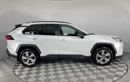 Toyota RAV4, 2021 год, 3 590 000 рублей, 4 фотография