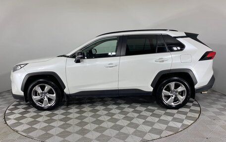 Toyota RAV4, 2021 год, 3 590 000 рублей, 8 фотография