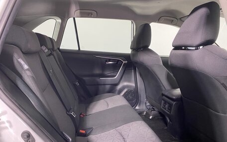 Toyota RAV4, 2021 год, 3 590 000 рублей, 17 фотография