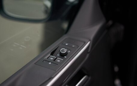 Volkswagen Multivan T6 рестайлинг, 2020 год, 9 500 000 рублей, 22 фотография