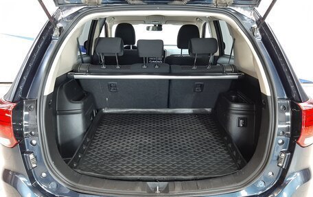 Mitsubishi Outlander III рестайлинг 3, 2018 год, 1 670 000 рублей, 6 фотография