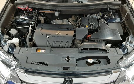 Mitsubishi Outlander III рестайлинг 3, 2018 год, 1 670 000 рублей, 7 фотография