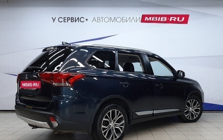 Mitsubishi Outlander III рестайлинг 3, 2018 год, 1 670 000 рублей, 3 фотография