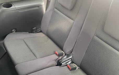 Toyota Wish II, 2003 год, 830 000 рублей, 25 фотография