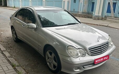Mercedes-Benz C-Класс, 2006 год, 690 000 рублей, 1 фотография