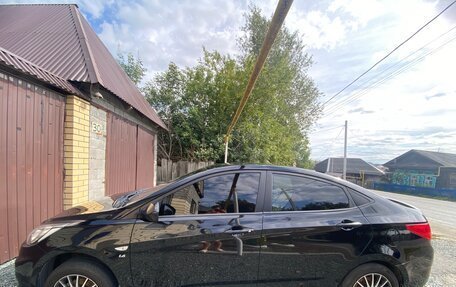 Hyundai Solaris II рестайлинг, 2011 год, 690 000 рублей, 1 фотография