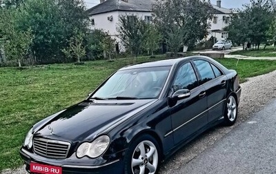 Mercedes-Benz C-Класс, 2004 год, 650 000 рублей, 1 фотография