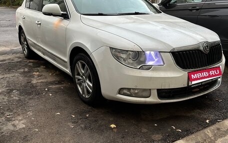Skoda Superb III рестайлинг, 2011 год, 1 000 000 рублей, 3 фотография