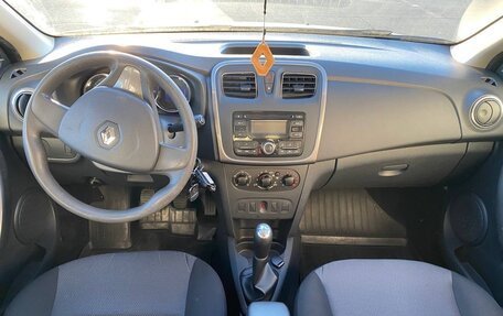 Renault Logan II, 2017 год, 690 000 рублей, 3 фотография