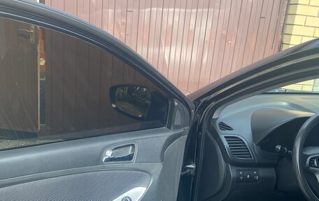 Hyundai Solaris II рестайлинг, 2011 год, 690 000 рублей, 13 фотография