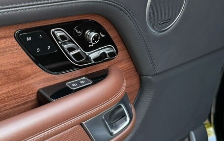 Land Rover Range Rover IV рестайлинг, 2021 год, 15 500 000 рублей, 9 фотография