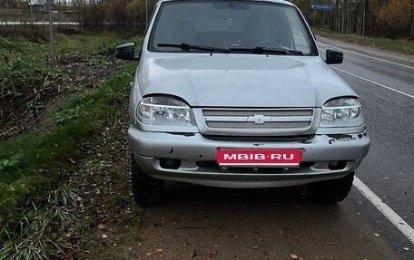 Chevrolet Niva I рестайлинг, 2004 год, 300 000 рублей, 1 фотография
