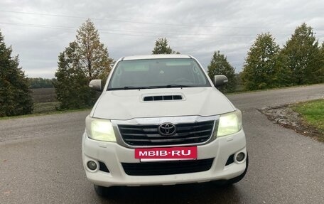 Toyota Hilux VII, 2014 год, 2 300 000 рублей, 4 фотография