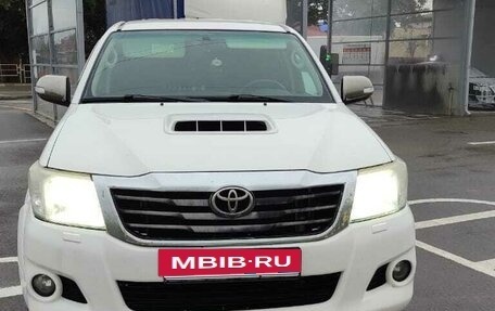 Toyota Hilux VII, 2014 год, 2 300 000 рублей, 2 фотография