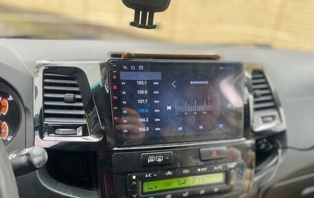 Toyota Hilux VII, 2014 год, 2 300 000 рублей, 30 фотография