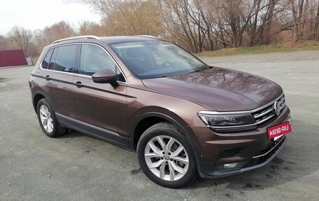 Volkswagen Tiguan II, 2017 год, 2 460 000 рублей, 2 фотография