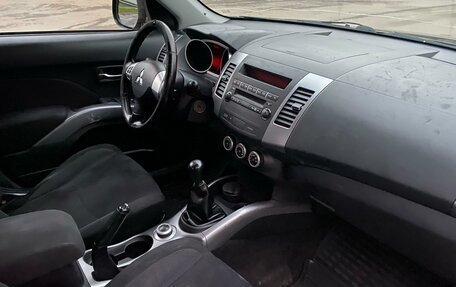 Mitsubishi Outlander III рестайлинг 3, 2008 год, 900 000 рублей, 34 фотография