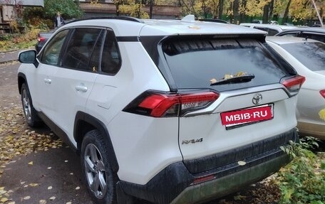Toyota RAV4, 2020 год, 2 995 000 рублей, 3 фотография
