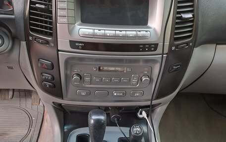 Toyota Land Cruiser 100 рестайлинг 2, 2004 год, 1 650 000 рублей, 5 фотография