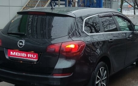 Opel Astra J, 2011 год, 950 000 рублей, 4 фотография