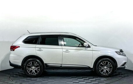 Mitsubishi Outlander III рестайлинг 3, 2015 год, 2 047 000 рублей, 4 фотография