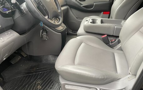 Hyundai Grand Starex Grand Starex I рестайлинг 2, 2019 год, 3 800 000 рублей, 8 фотография