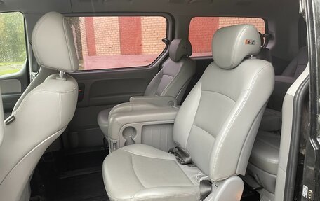 Hyundai Grand Starex Grand Starex I рестайлинг 2, 2019 год, 3 800 000 рублей, 9 фотография