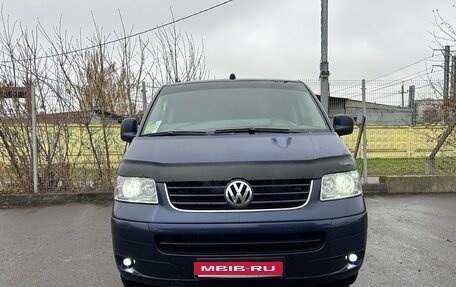 Volkswagen Multivan T5, 2006 год, 1 350 000 рублей, 1 фотография