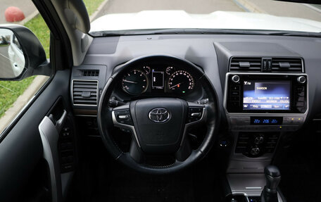 Toyota Land Cruiser Prado 150 рестайлинг 2, 2019 год, 5 490 000 рублей, 9 фотография