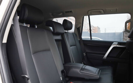 Toyota Land Cruiser Prado 150 рестайлинг 2, 2019 год, 5 490 000 рублей, 13 фотография