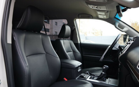 Toyota Land Cruiser Prado 150 рестайлинг 2, 2019 год, 5 490 000 рублей, 11 фотография