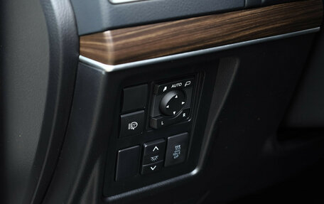 Toyota Land Cruiser Prado 150 рестайлинг 2, 2019 год, 5 490 000 рублей, 25 фотография