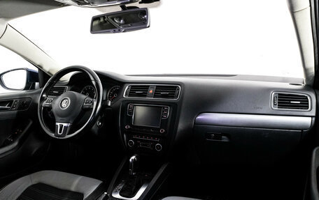 Volkswagen Jetta VI, 2011 год, 949 000 рублей, 9 фотография