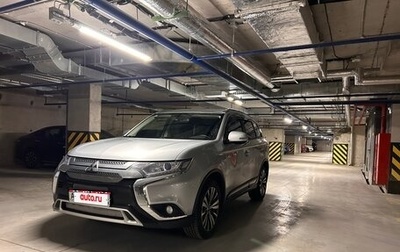 Mitsubishi Outlander III рестайлинг 3, 2019 год, 2 050 000 рублей, 1 фотография