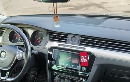 Volkswagen Passat B8 рестайлинг, 2017 год, 2 050 000 рублей, 10 фотография