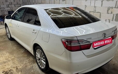 Toyota Camry, 2015 год, 2 250 000 рублей, 4 фотография